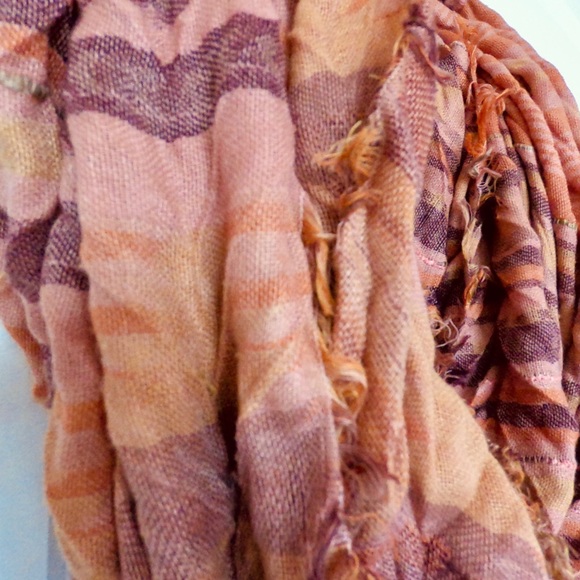 Buckle fashion scarf - Picture 2 of 2